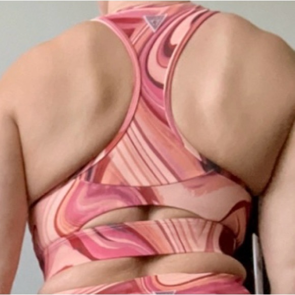 Guess athletic wear crop top sz M. Part of a set - Picture 2 of 2